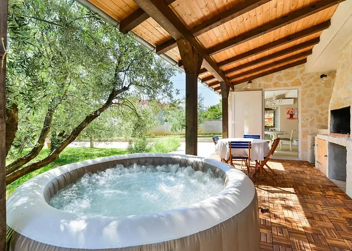 Hacienda Mia With Yacuzzi,bbq , Free Parking * Zadar