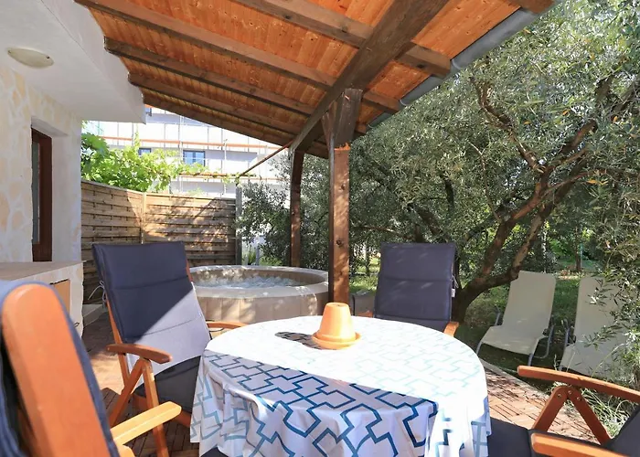 Vila Hacienda Mia With Yacuzzi,bbq , Free Parking