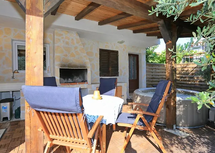 Vila Hacienda Mia With Yacuzzi,bbq , Free Parking