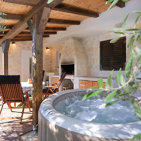 Hacienda Mia With Yacuzzi,bbq , Free Parking 자다르